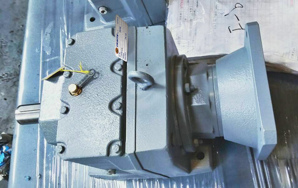 破碎機(jī)減速機(jī)，大扭矩減速機(jī),齒輪減速電機(jī)